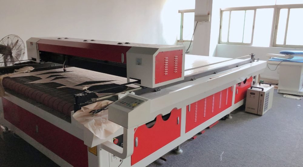 Auto cutting machine